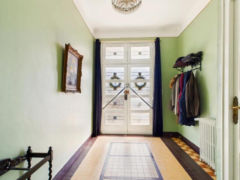 Maison - 195 m² - 9 pièces