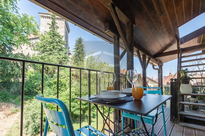 Appartement ancien - 97 m² - 5 pièces