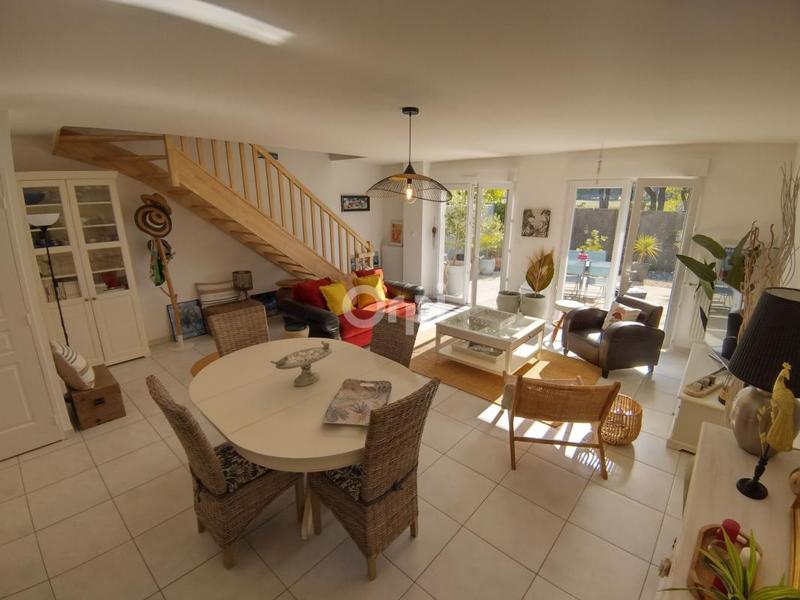 Maison - 99 m² - 4 pièces