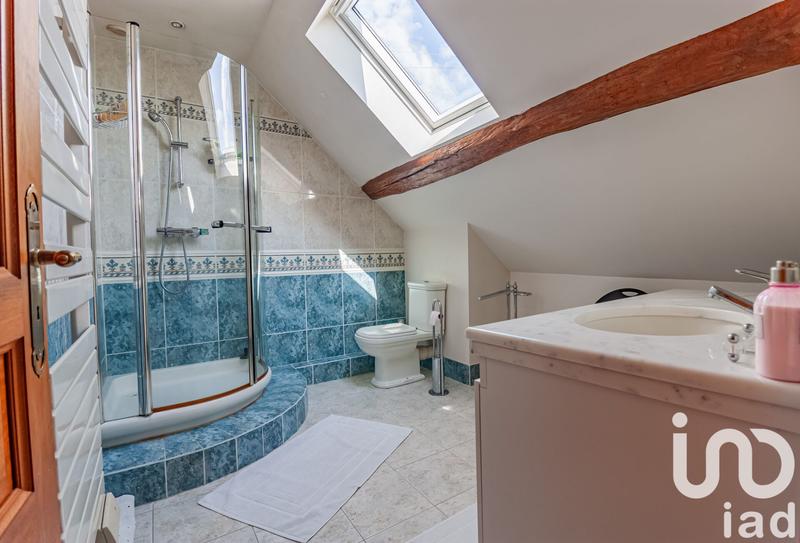 Maison - 230 m² - 7 pièces