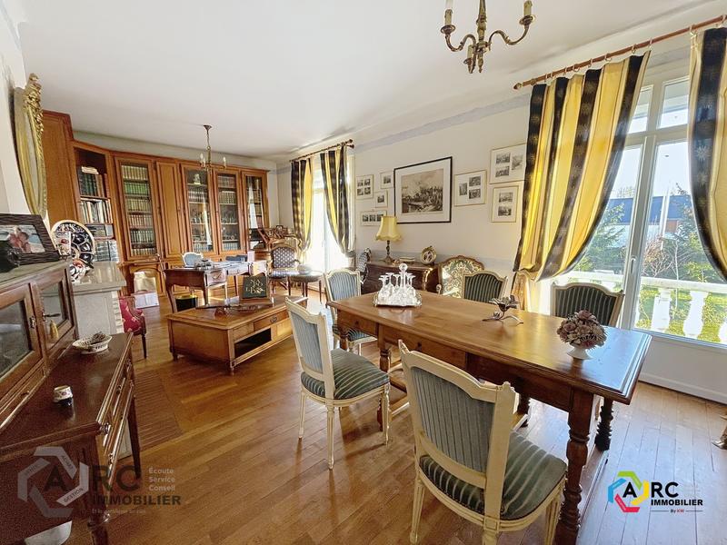 Maison - 145 m² - 6 pièces