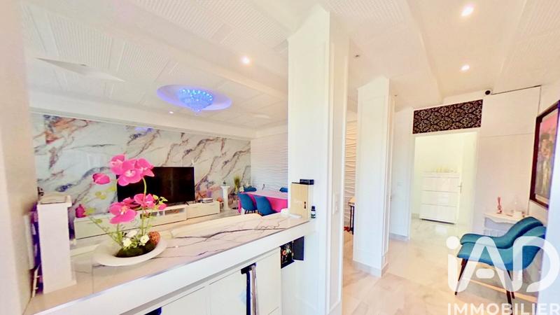 Maison - 280 m² - 10 pièces