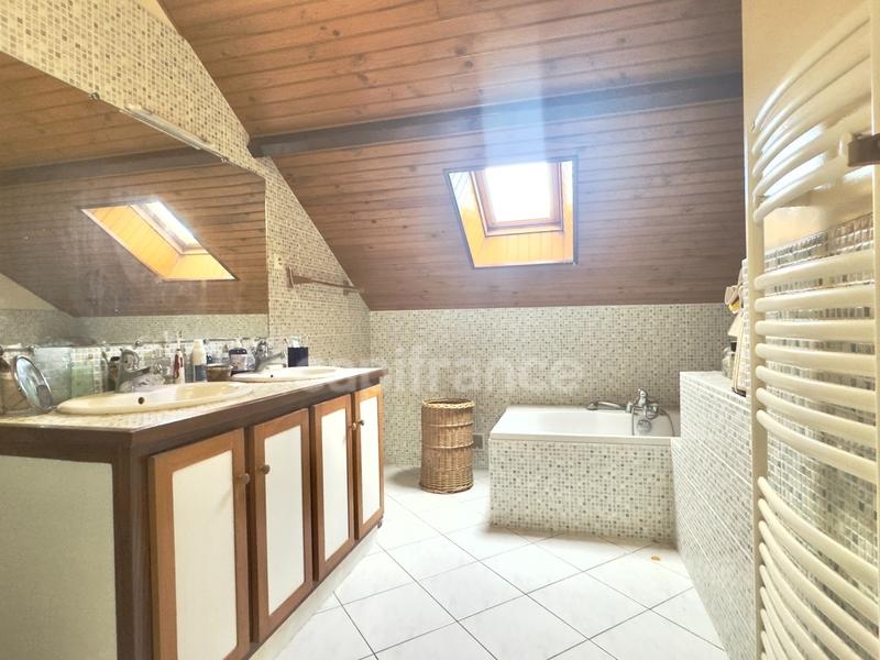 Maison - 107 m² - 5 pièces