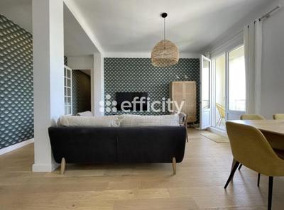 Appartement - 93 m² - 4 pièces