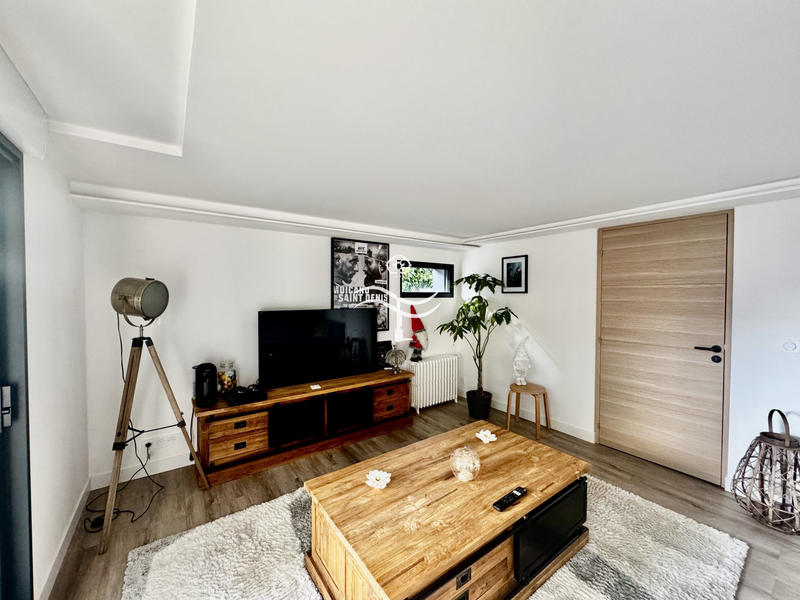 Maison - 208 m² - 9 pièces