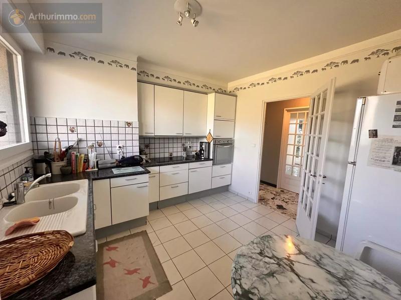 Maison - 300 m² - 8 pièces