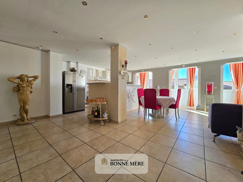 Appartement - 100 m² - 3 pièces