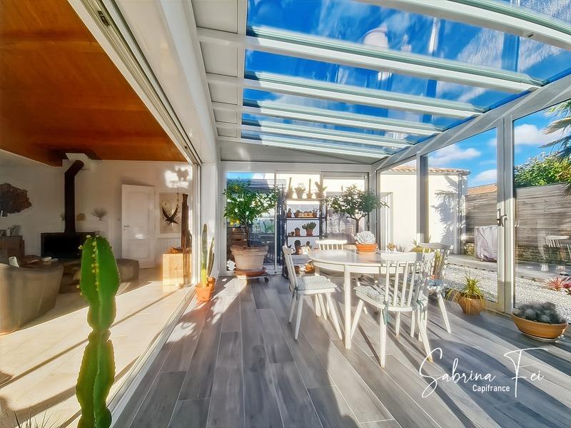 Maison - 235 m² - 7 pièces