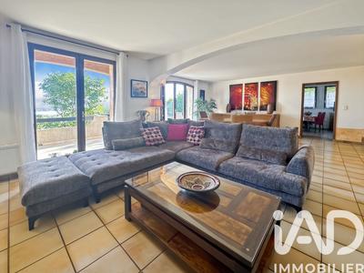 Maison - 225 m² - 7 pièces