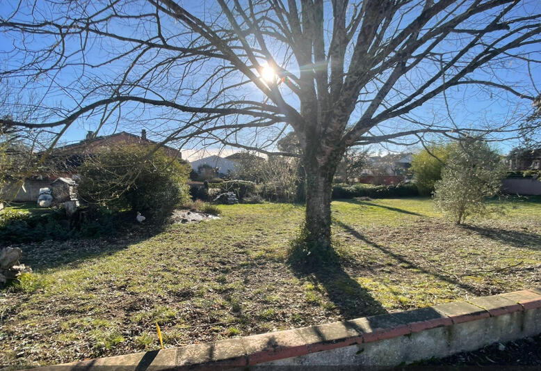 Terrain constructible - 110 000 m²