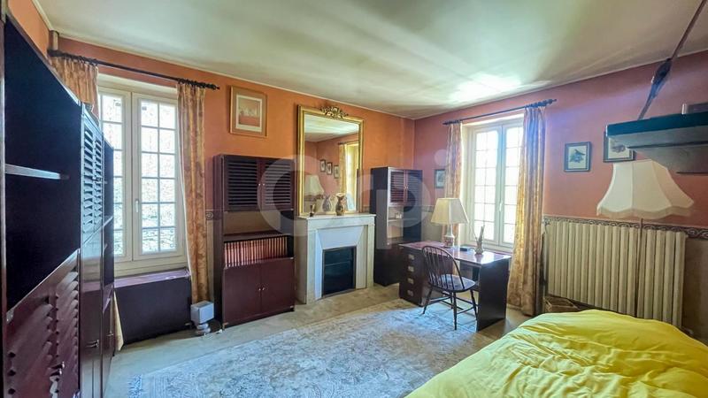 Maison de maîtres - 230 m² - 9 pièces