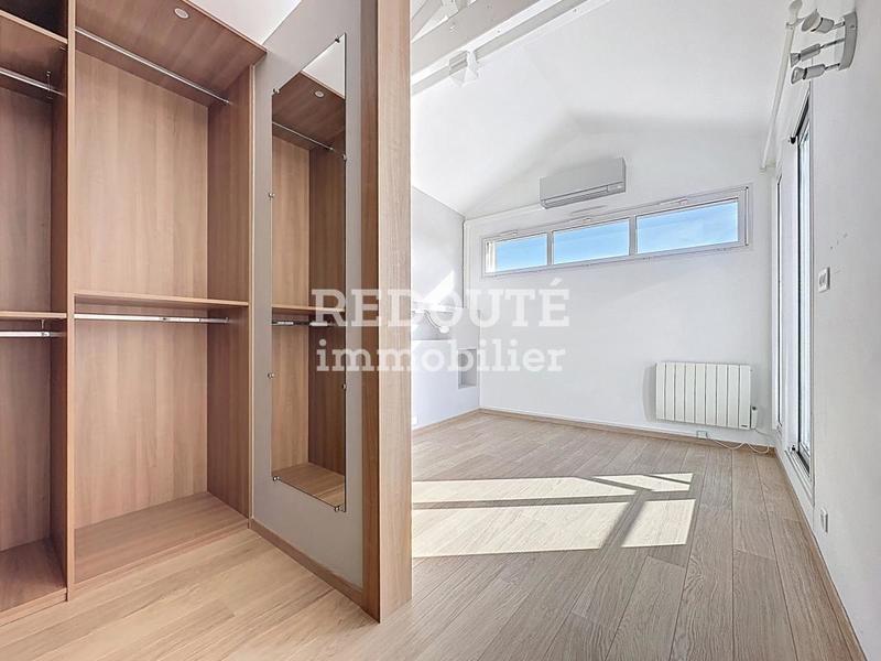 Maison - 203 m² - 7 pièces