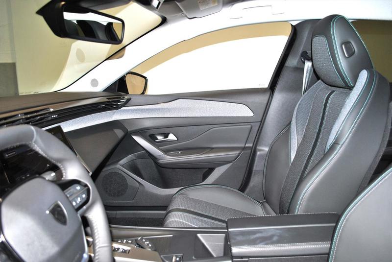 Peugeot 308 III 1.2 Puretech 130 Eat8 Allure Pack