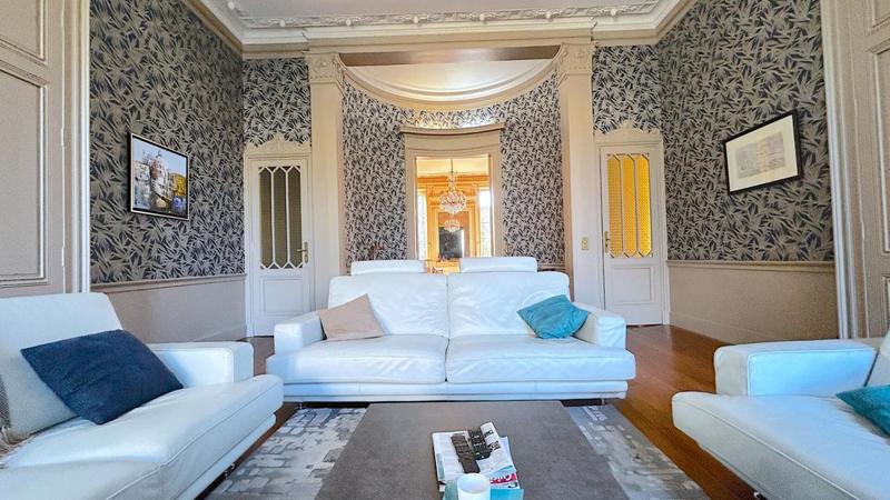 Hôtel particulier - 758 m² - 19 pièces