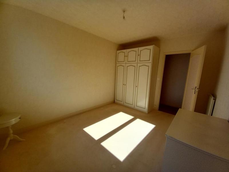 Appartement - 90 m² - 5 pièces