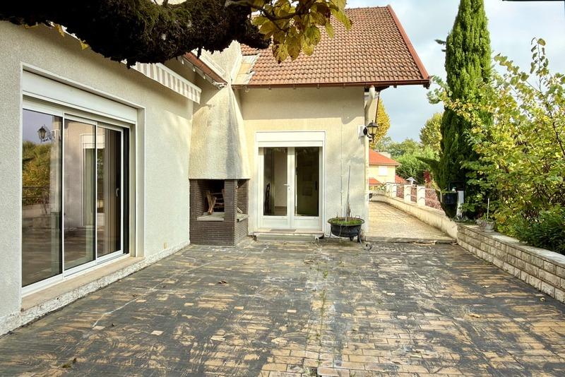 Maison - 371 m² - 15 pièces