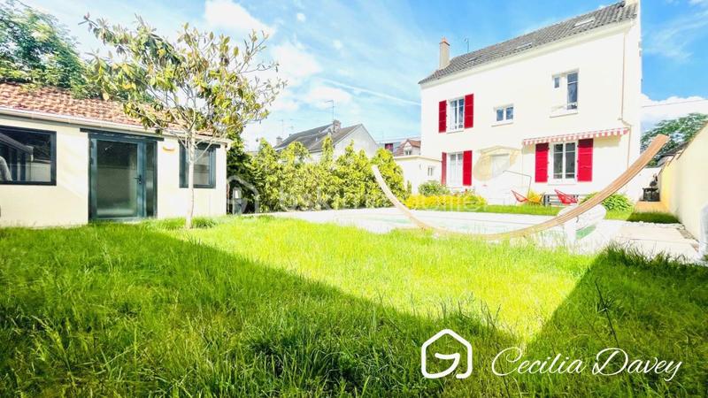 Propriété - 274 m² - 10 pièces