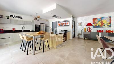 Maison - 200 m² - 7 pièces