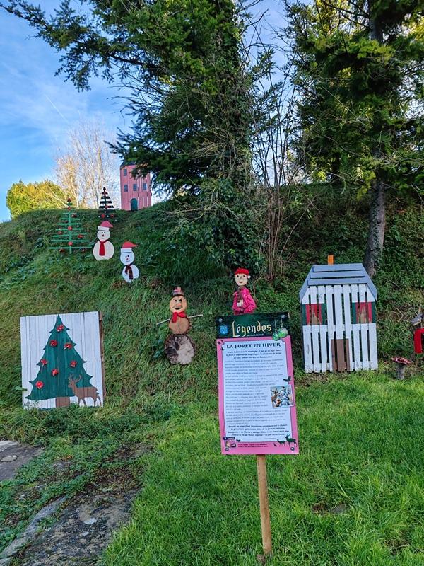 Décorations de Noël et recyclades hivernales