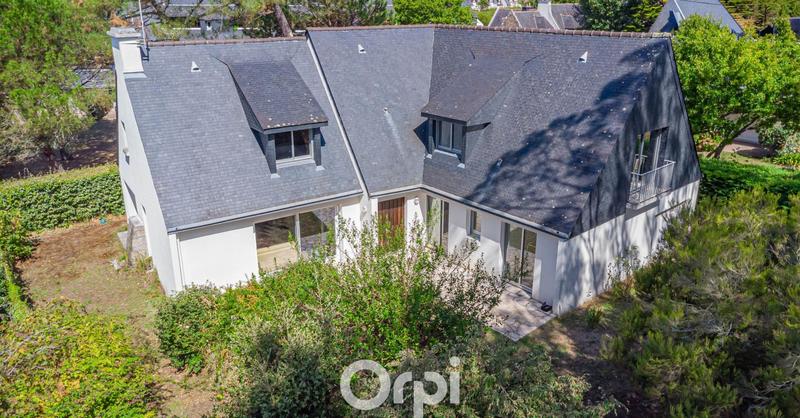 Maison - 221 m² - 11 pièces