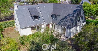 Maison - 221 m² - 11 pièces