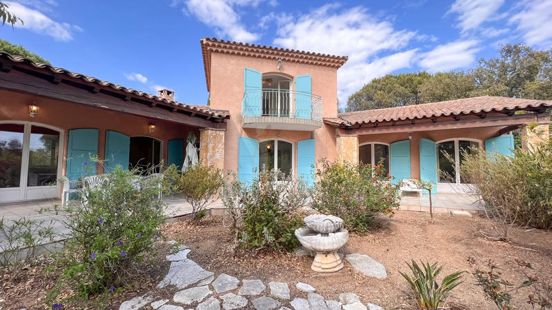 Maison - 140 m² - 5 pièces