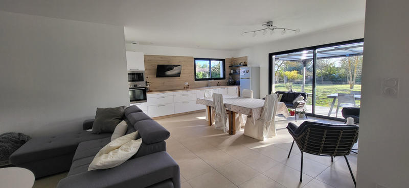 Maison - 102 m² - 4 pièces