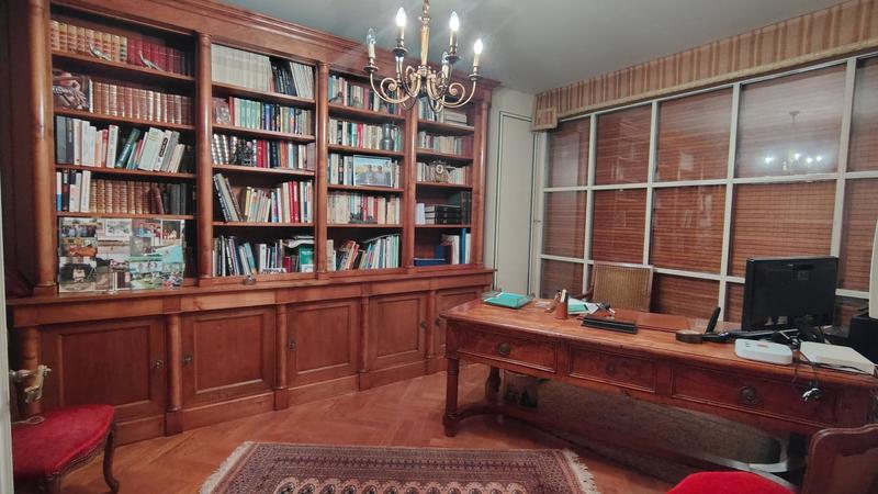 Maison - 300 m² - 10 pièces