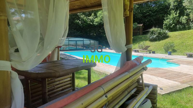 Villa - 263 m² - 7 pièces