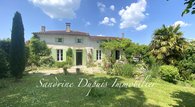 Maison - 210 m² - 7 pièces