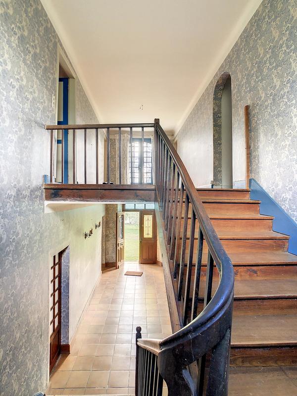 Maison - 460 m² - 13 pièces