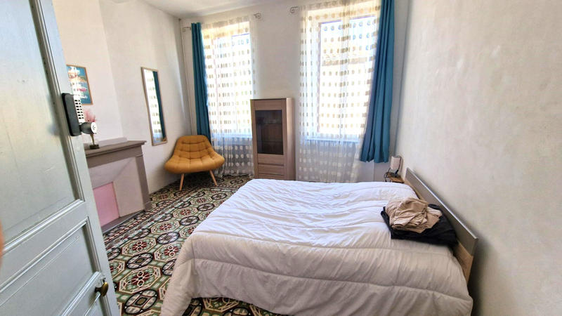 Maison - 240 m² - 7 pièces