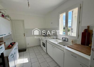 Maison - 94 m² - 6 pièces