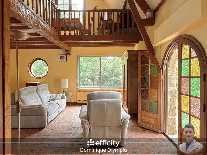 Maison - 231 m² - 9 pièces