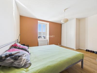 Appartement - 85 m² - 3 pièces