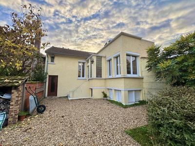 Maison traditionnelle - 73 m² - 5 pièces