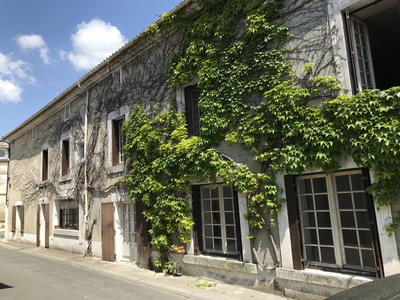 Maison de village - 218 m² - 7 pièces