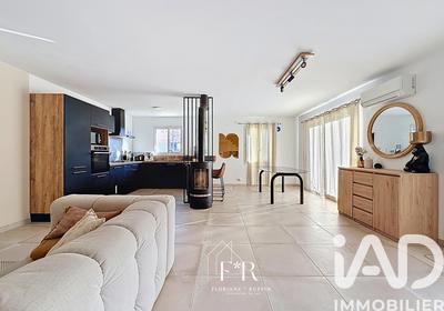 Maison - 90 m² - 3 pièces