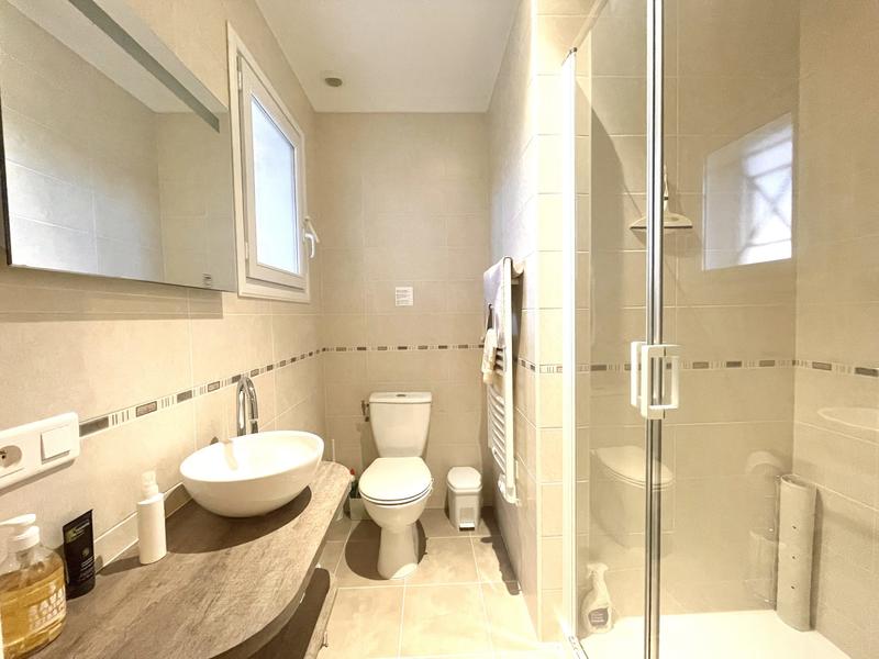 Villa - 166 m² - 9 pièces