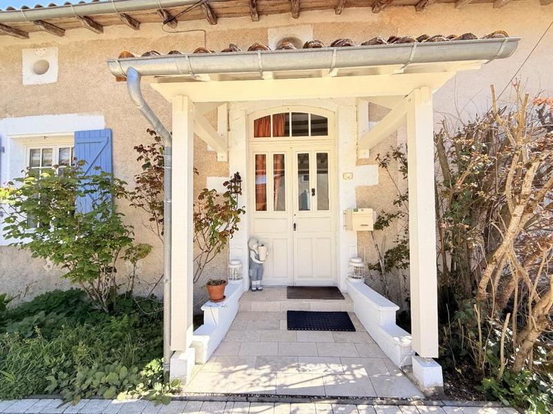 Propriété - 251 m² - 8 pièces