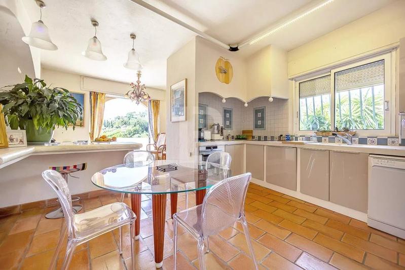 Maison - 283 m² - 6 pièces