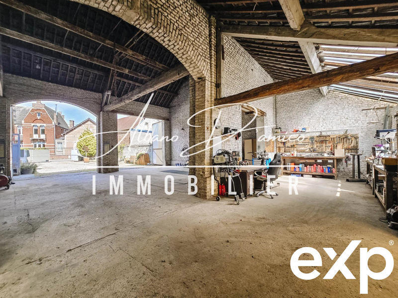 Maison - 182 m² - 9 pièces