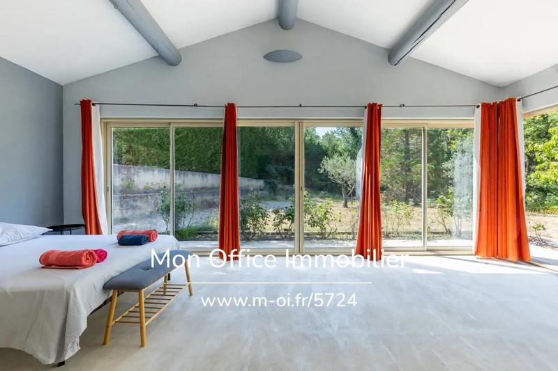 Propriété - 270 m² - 10 pièces