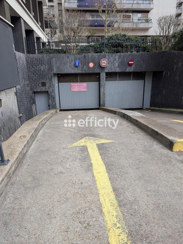 Parking - 11 m²