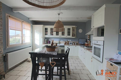 Maison - 90 m² - 8 pièces