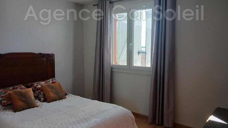 Villa - 100 m² - 5 pièces