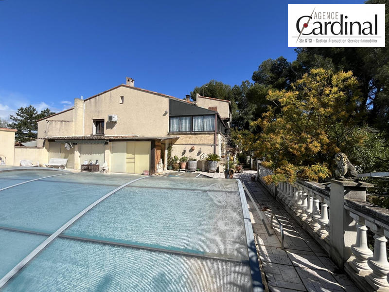 Viager - Maison traditionnelle - 242 m² - 7 pièces