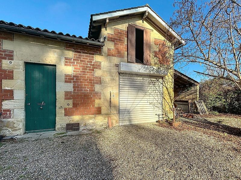 Maison - 219 m² - 8 pièces