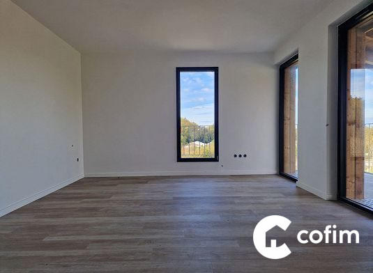 Appartement - 93 m² - 4 pièces