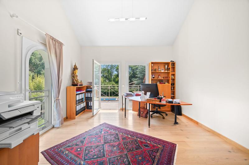 Maison - 220 m² - 7 pièces